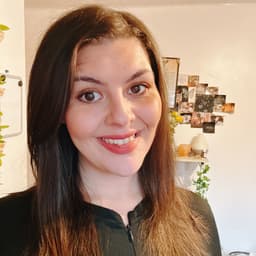 A profile image of Chloe Forbes-Kindlen